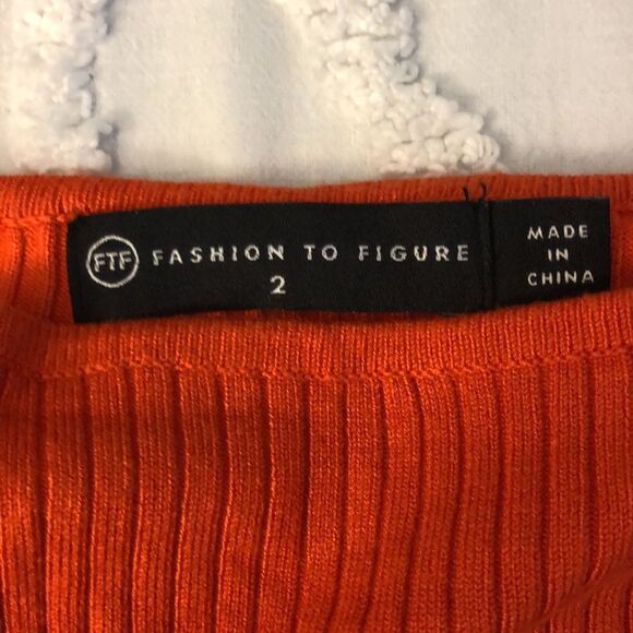 Fashion to Figure Daphne Cross Neck Off-the-Shoulder Sweater 2X - Picture 5 of 7